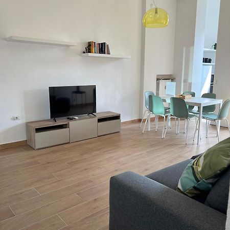 New Apartment With Balcony, Isola Bosco Verticale Milano Exteriör bild