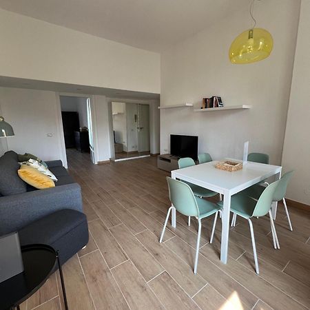New Apartment With Balcony, Isola Bosco Verticale Milano Exteriör bild