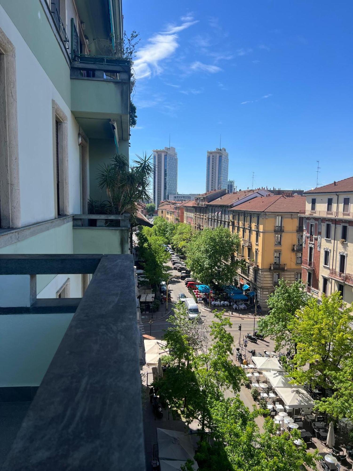 New Apartment With Balcony, Isola Bosco Verticale Milano Exteriör bild