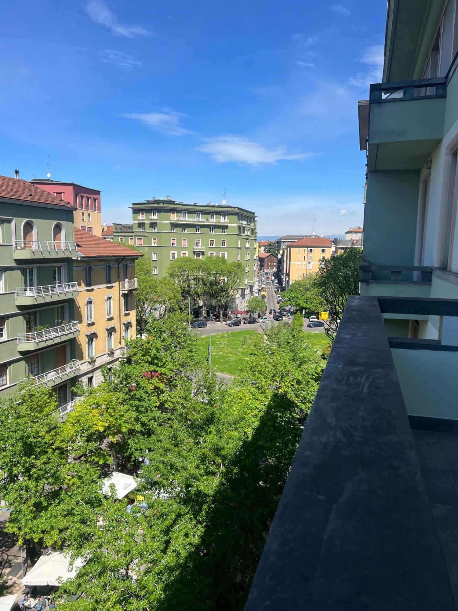 New Apartment With Balcony, Isola Bosco Verticale Milano Exteriör bild