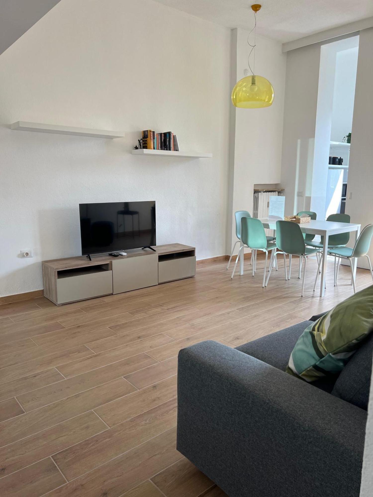 New Apartment With Balcony, Isola Bosco Verticale Milano Exteriör bild