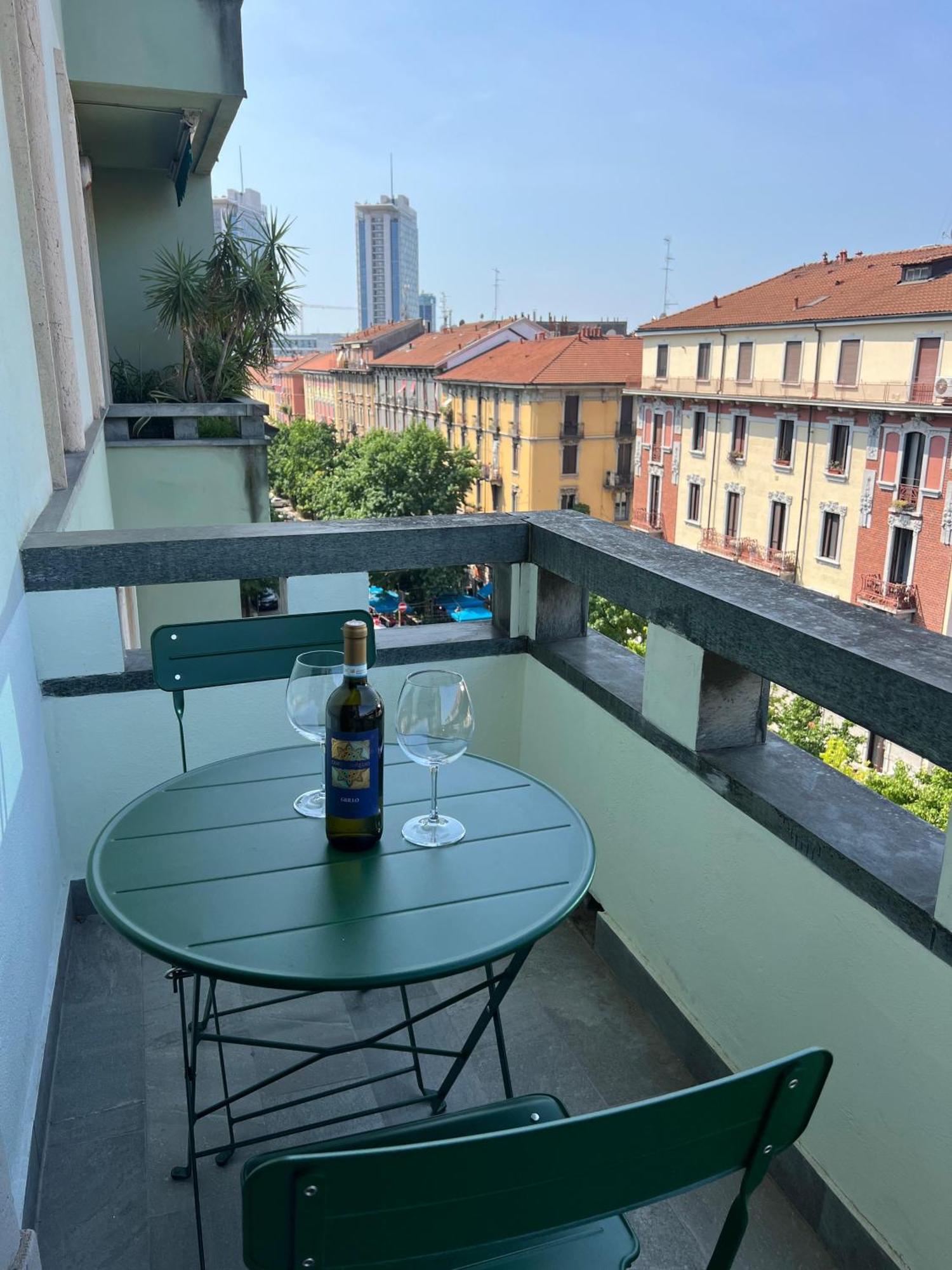 New Apartment With Balcony, Isola Bosco Verticale Milano Exteriör bild