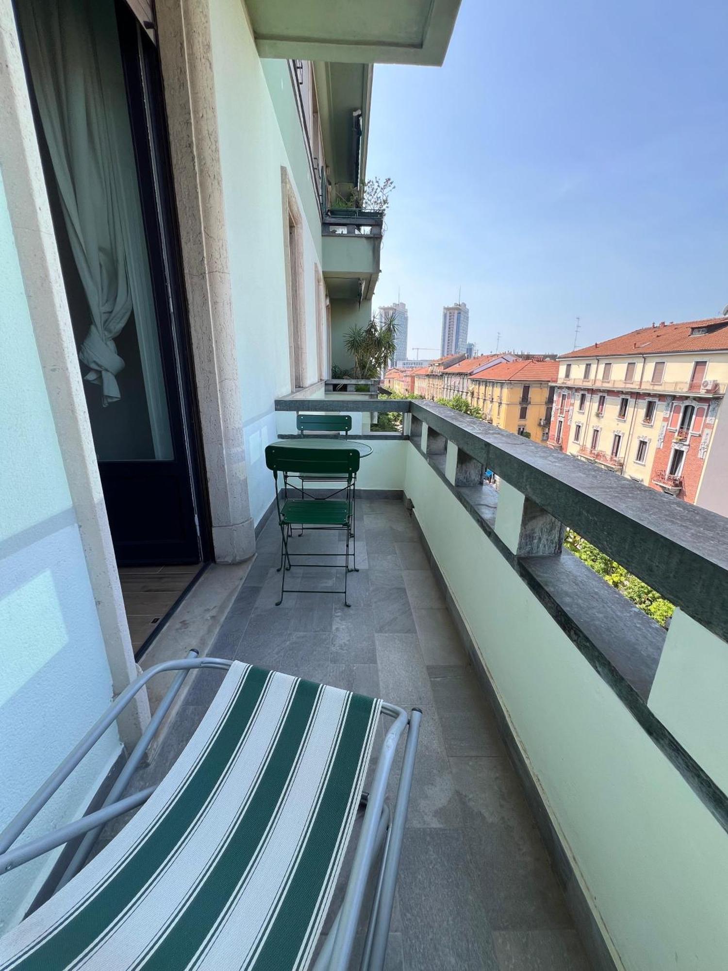 New Apartment With Balcony, Isola Bosco Verticale Milano Exteriör bild